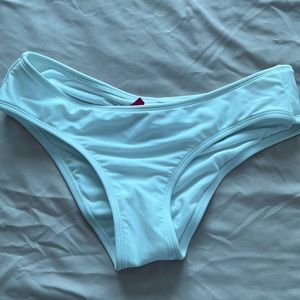 NWT Xhilaration Scrunch Butt cheeky bikini bottoms Size S